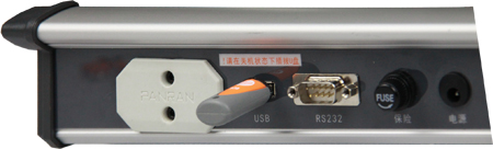 电池仓、USB接口以及通讯端口